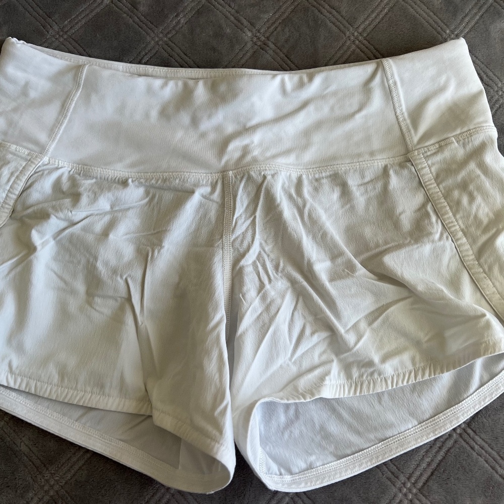 Lululemon Speed Up 4" White color shorts size 6